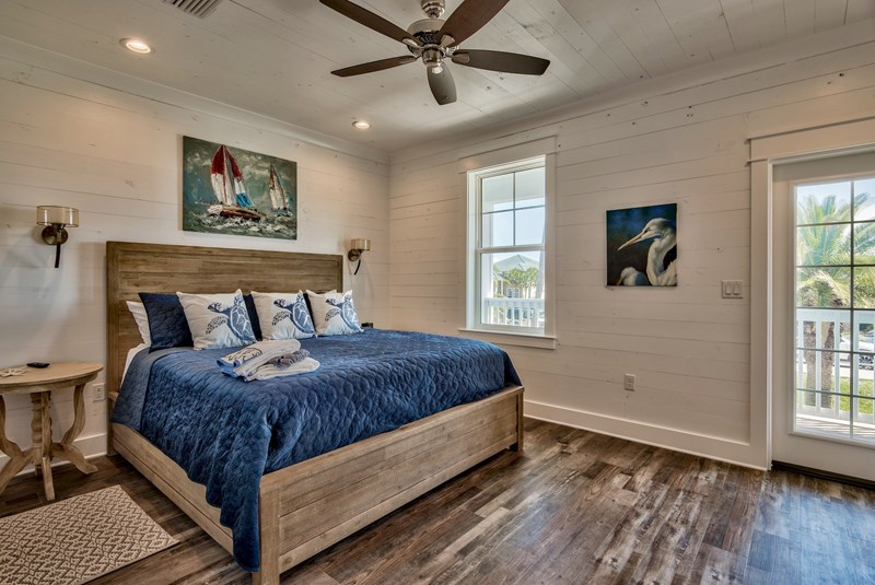 King #2, balcony has views of beach