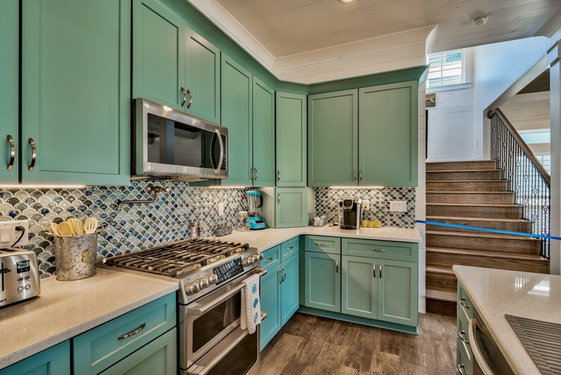 gas cooktop, blender, Keurig, trash compactor, ice maker